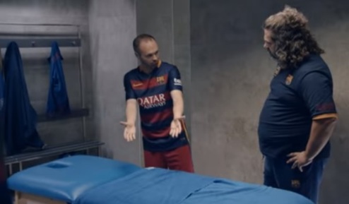 Звезды Барселоны хороши не только в футболе. ВИДЕО Неймар и компания снялись в забавной рекламе о сотрудничестве клуба с компанией Allianz.