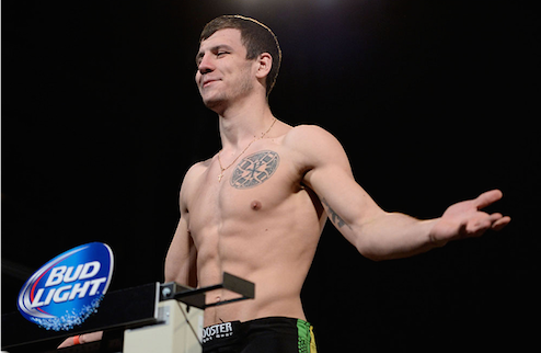 Никита Крылов оформил третью победу в UFC кряду Украинский боец расправился с Маркосом Рожерио де Лимой.