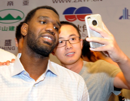 Оден подписал контракт с китайским клубом Американский центровой нашел себе новую команду далеко за пределами НБА.