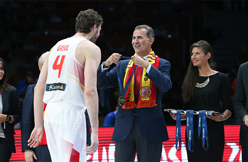 Газоль — третий по результативности в истории Евробаскетов Нападающий сборной Испании Пау Газоль вошел в историю чемпионатов Европы по баскетболу.