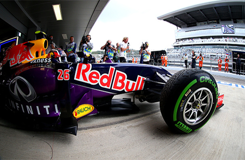 Формула-1. Ред Булл возобновит договор с Renault? Редд Булл и Торо Россо станут клиентами Renault в сезоне 2016.