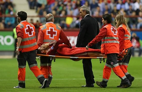 Мората пропустит не меньше месяца Нападающий Ювентуса и сборной Испании Альваро Мората будет вынужден пропустить не меньше месяца из-за травмы.