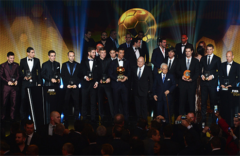 ФИФА огласила список претендентов на Золотой Мяч Стали известны 23 претендента на самую престижную награду для футболиста.