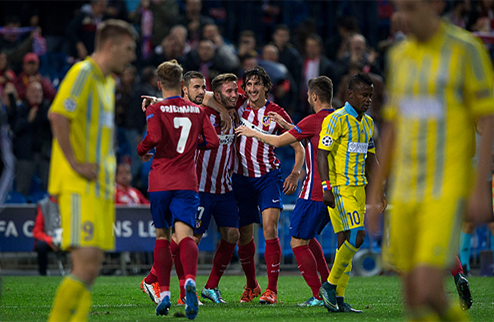 Разгром от Атлетико, поражение Бенфики Завершились поединки третьего тура Лиги чемпионов в группе С.