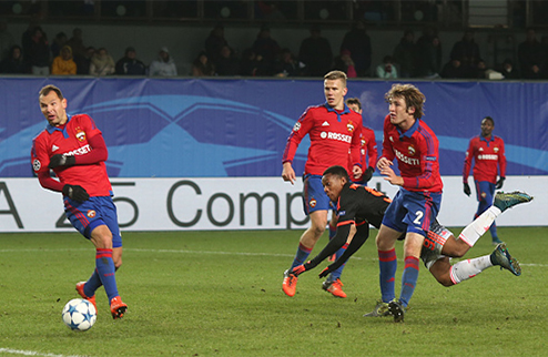 Успех Вольфсбурга, ничья между ЦСКА и МЮ Завершились поединки третьего тура Лиги чемпионов в группе В.