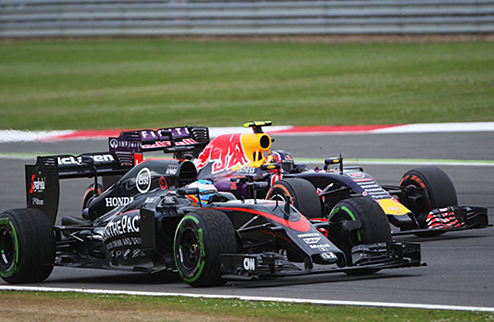 Формула-1. Ред Булл будет выступать с моторами Honda? Австрийская команда пытается договорится с поставщиков моторов для Макларена.