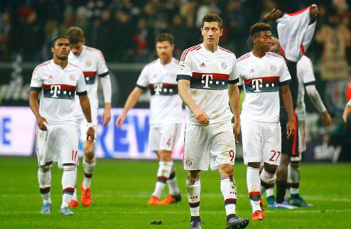 Бавария не смогла забить Айнтрахту В первом матче 11-го тура Бундеслиги Бавария впервые в сезоне не смогла одержать победу.