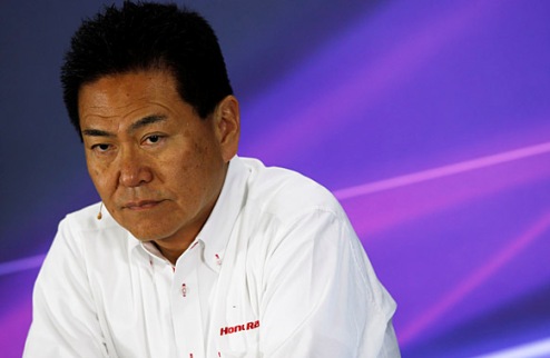 Формула-1. Ред Булл продолжает переговоры с Honda Глава Honda Ясухиса Араи прокомментировал ситуацию с переговорами о поставке двигателей Ред Булл.