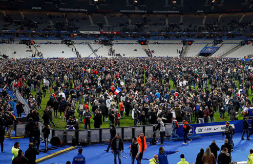 Евро-2016 не будет перенесено из Франции УЕФА подтвердил, что чемпионат Европы—2016 не будет перенесён из Франции, несмотря на серию терактов в Париже.