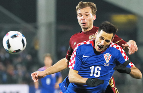 Калинич помог Хорватии обыграть Россию Состоялся очередной товарищеский матч между сборными, которые обеспечили себе место в основной части Евро-2016.