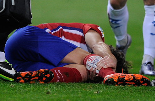 Тьягу получил перелом ноги Полузащитник сборной Португалии Тьягу Мендеш выбыл на длительный срок из-за травмы.