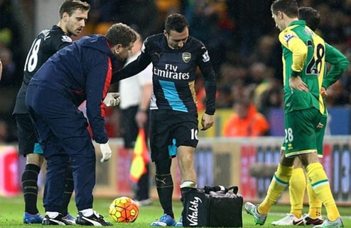 Касорла пропустит три месяца Полузащитник Арсенала Санти Касорла из-за травмы не сможет помочь команде как минимум до марта.