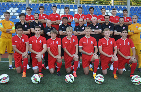 Заря отчислила 11 игроков из команды U-19 11 футболистов луганской команды выгнали из клуба за игру на тотализаторе.