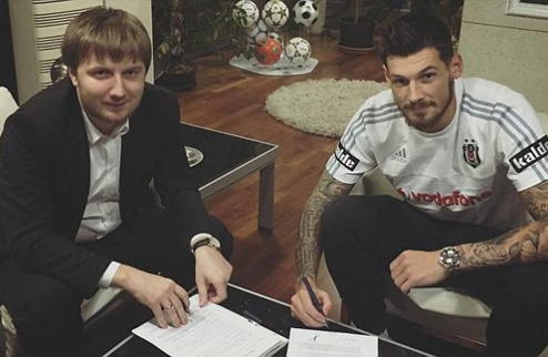 Бойко подписал контракт с Бешикташем Денис Бойко подписал контракт с турецким Бешикташем.