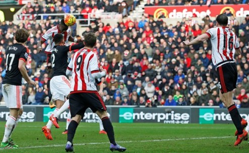 Ламина Коне приносит Сандерленду победу над МЮ Манчестер Юнайтед уступил Сандерленду в рамках первого матча 26-го тура английской Премьер-лиги.