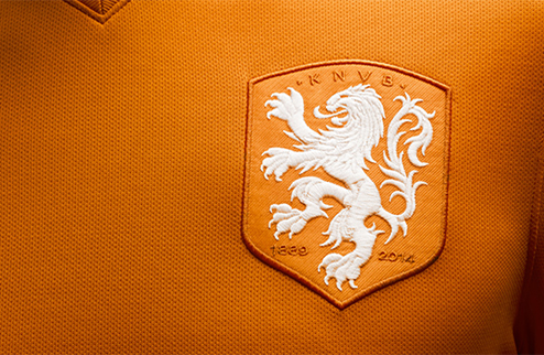 Нидерланды сыграют с Польшей и Австрией Национальная команда Нидерландов запланировала спарринги, которые состоятся накануне Евро-2016.