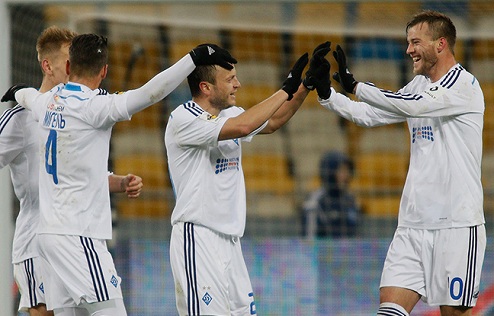 Динамо уверенно побеждает Днепр Завершился центральный матч 17-го тура украинской Премьер-лиги.