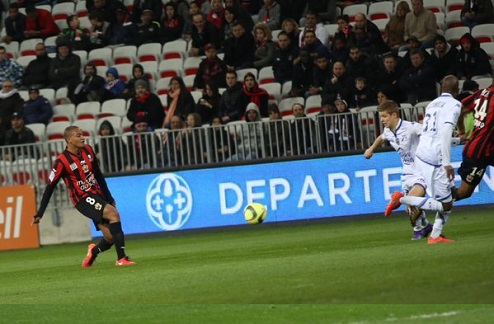 Лига 1. Ницца и Лилль одержали победы, три матча завершились ничьими Ваше вниманию результаты ряда матчей 29-го тура чемпионата Франции.