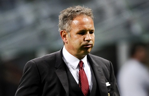 Михайлович покинет Милан в конце сезона По информации Sky Sport Italia, главный тренер миланского клуба покинет свой пост в конце этого сезона