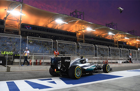 Формула-1. Гран-При Бахрейна. Росберг лучший во второй тренировке Пилот Мерседес Нико Росберг показал лучшее время во второй сессии свободных заездов.