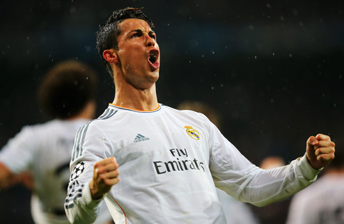 Роналду установил новый бомбардирский рекорд Трехкратный обладатель Золотого мяча и лидер атак Реала стал первым игроком в Примере, которому удавалось з...
