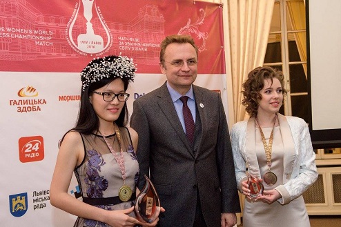 Украинские шахматисты могут быть дисквалифицированы Федерация шахмат Украины не рассчиталась с Международной шахматной федерацией(FIDA) за организацию м...
