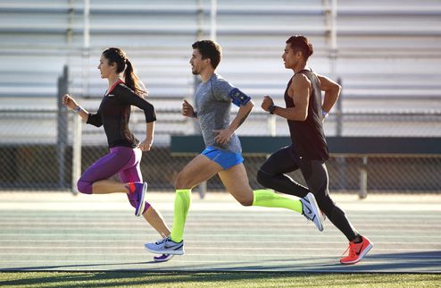 Free Revolution Run от Nike + Run Club Ты готов сделать больше? Пробежать дополнительный километр, сделать еще один подход, поставить цель и достичь ее....
