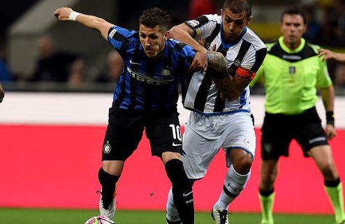 Серия А. Интер справился с Удинезе Подопечные Роберто Манчини одержали волевую победу в домашнем матче против Удинезе.