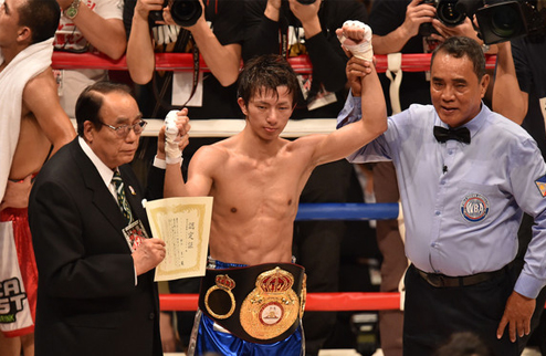 Тагучи бьет Ландаэту и защищает титул Японец Реичи Тагучи (24-2-1, 11 КО) провел уже третью защиту своего титула чемпиона по версии WBA в первом наилегч...