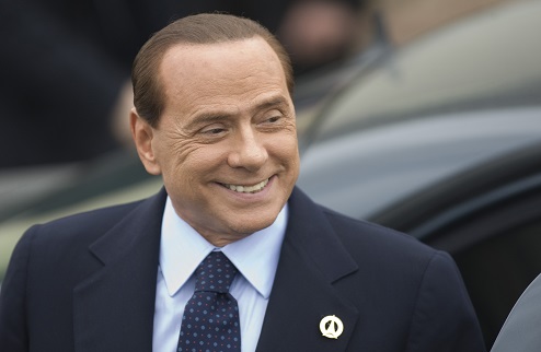 Берлускони хочет продать Милан итальянцу Как сообщает агентство Reuters: "Берлускони готов продать Милан итальянскому покупателю".
