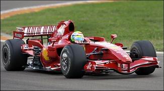 Масса успешно провел тесты Гонщик Феррари вернулся за руль болида после страшной травмы головы.