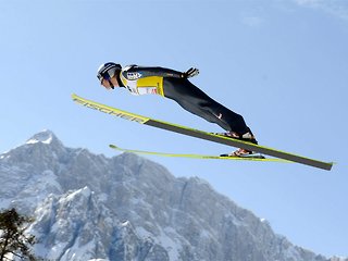 Шлиренцауэр - чемпион Австрии Продолжается череда национальных чемпионатов  прыжках на лыжах с трамплина.