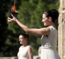 Олимпийский огонь успешно зажжен Сегодня состоялась церемония зажжения огня ванкуверской Олимпиады 2010.
