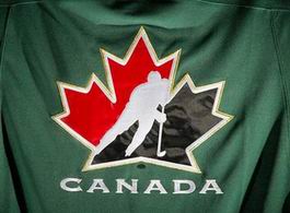 Зеленый цвет для молодежной сборной Канады Весьма необычные джерси будут использовать игроки молодежной канадской сборной на чемпионате Мира.