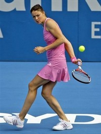 Сафина получила травму Российская теннисистка покинула корт уже на тринадцатой минуте противостояния с Еленой Янкович.