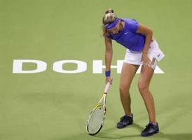 Азаренко снялась с итогового турнира в Дохе Белорусская теннисистка не смогла завершить поединок с Радванской