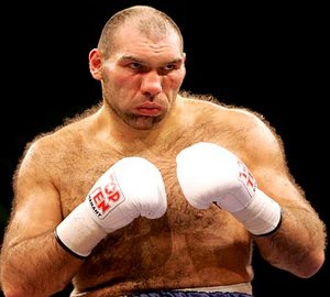 Хэй: "Валуев? Мне нужна газонокосилка для этого волосатого парня" Британский боксер продолжает словесно атаковать российского гиганта