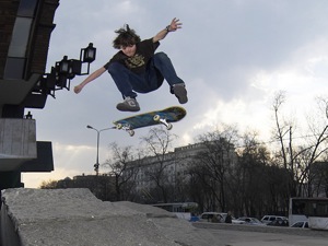 В Украине открылся первый крытый скейт-парк Первый в Украине крытый скейт-парк открыт в Днепропетровске. Теперь скейтеры и велоэкстремалы могут трениров...