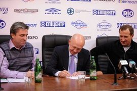 Павлов еще на три года в полтавской Ворскле Сегодня Николай Павлов подписал новый трехлетний контракт с Ворсклой.