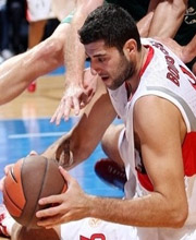 Буруссис — MVP четвертого тура Евролиги Великолепная игра центрового помогла Олимпиакосу обыграть Эфес Пилсен. 
