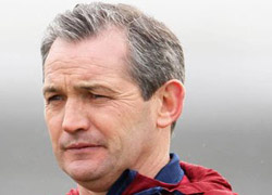 Шотландцы остались без тренера Джордж Берли уволен с поста главного тренера Тартановой сборной. 