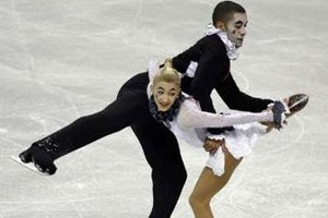 Skate Canada. Савченко и Шолковы подтверждают свой класс Немецкая пара уверенно фиксирует свое лидерство в соревновании спортивных пар. 