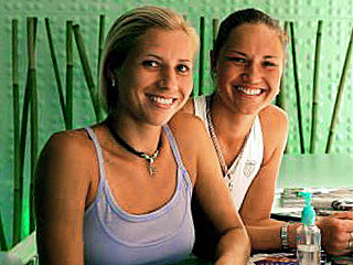 Впервые на Australian Open посеяли двух украинок На стартующем в январе очередном Открытом чемпионате Австралии сестры Бондаренко начнут турнир среди се...