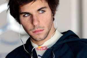 Торо Россо подписали второго пилота 19-летний испанский гонщик Хайме Альгерсуари сообщил о подписании контракта с командой на 2010 год.