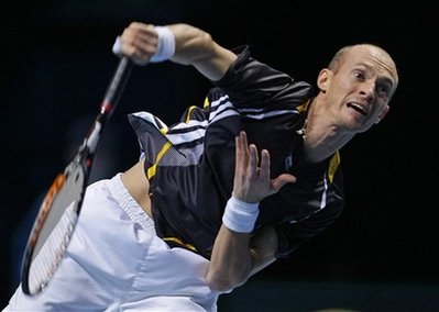 Волшебный Дэви выбивает из борьбы Федерера Российский теннисист в трех партиях абсолютно заслуженно и обоснованно переиграл первую ракетку мира.