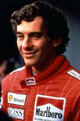 Сенну признали лучшим  Легендарный бразилец Айртон Сенна был назван лучшим гонщиком Формулы-1 за всю ее историю.