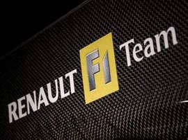 Рено продолжит выступления в Формуле-1 По информации ВВС, будущее французской команды находится вне опасности. 