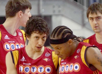 Лоттоматика уволила тренера Фернандо Джентиле покинул пост наставника баскетбольного клуба Рима.

