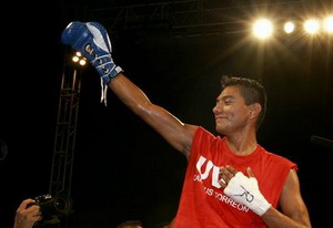 Михарес победил Долороса в 6-ти раундах Бывший чемпион мира Кристиан Михарес (38-6-2, 17 KO) продолжает свое возвращение на ринг.