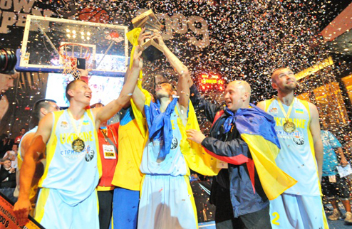 Итоги баскетбольного года. Уличная победа iSport.ua анализирует выступление сборной Украины по стритболу на Moscow Open 2009.